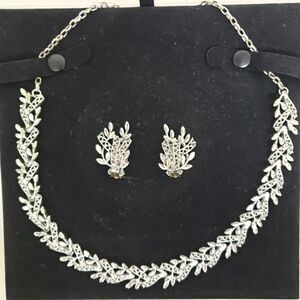 Vintage Silvertone Leaf Necklace and Earring Set